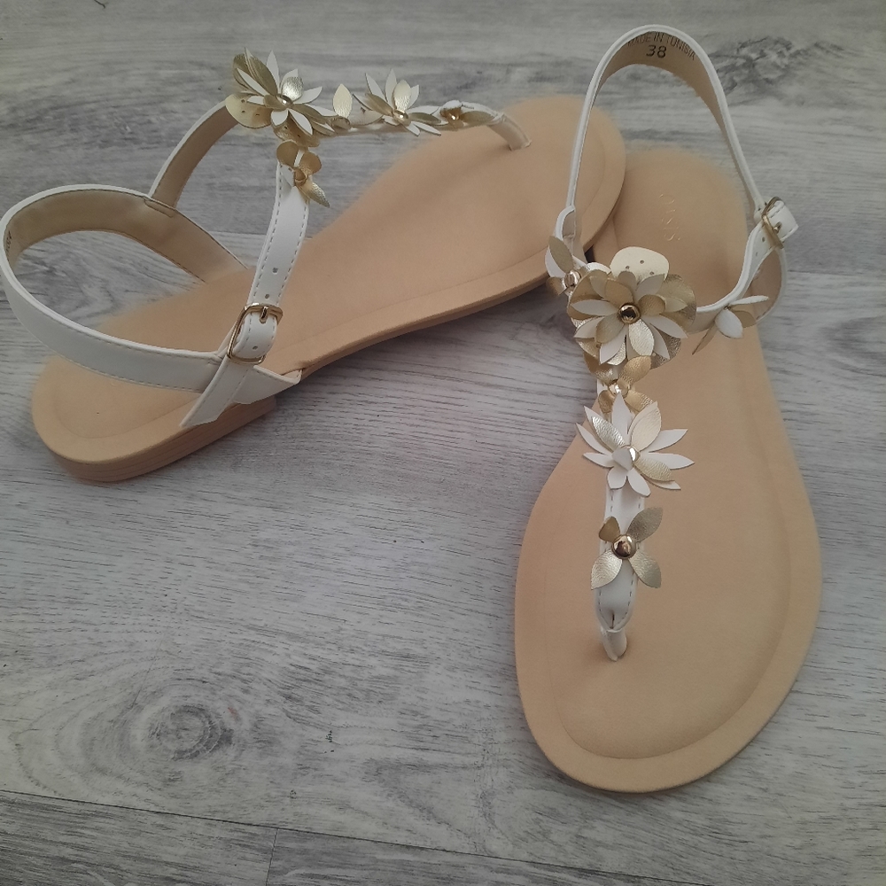 Oasis Leather Flower Sandals